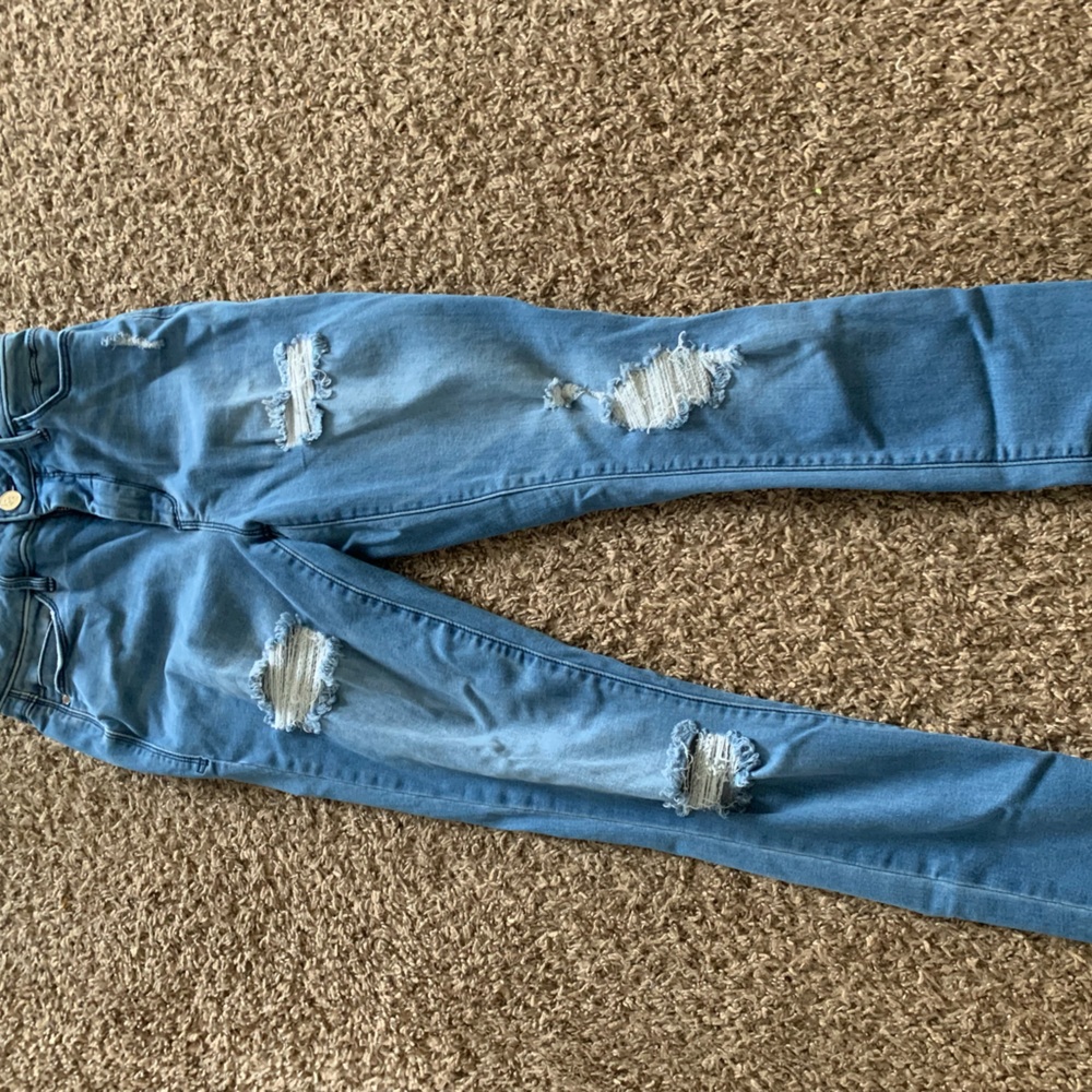Weared only once just getting rid of clothes have more clothes